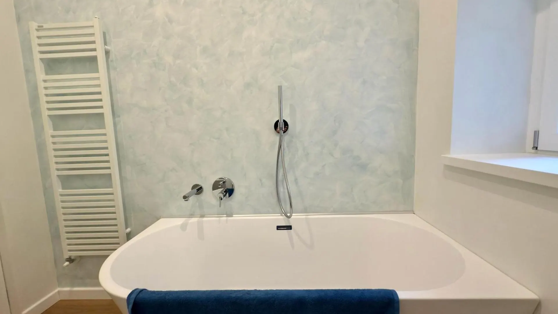 Elda Apartment With Garden And Lake View Onno Италия