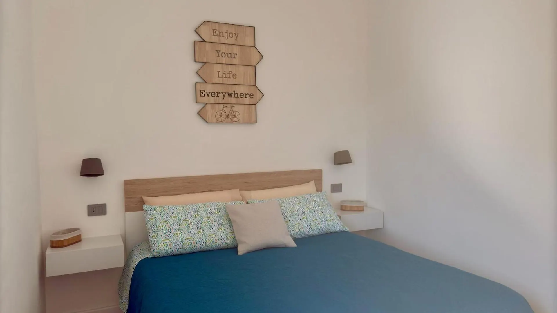 Elda Apartment With Garden And Lake View Onno