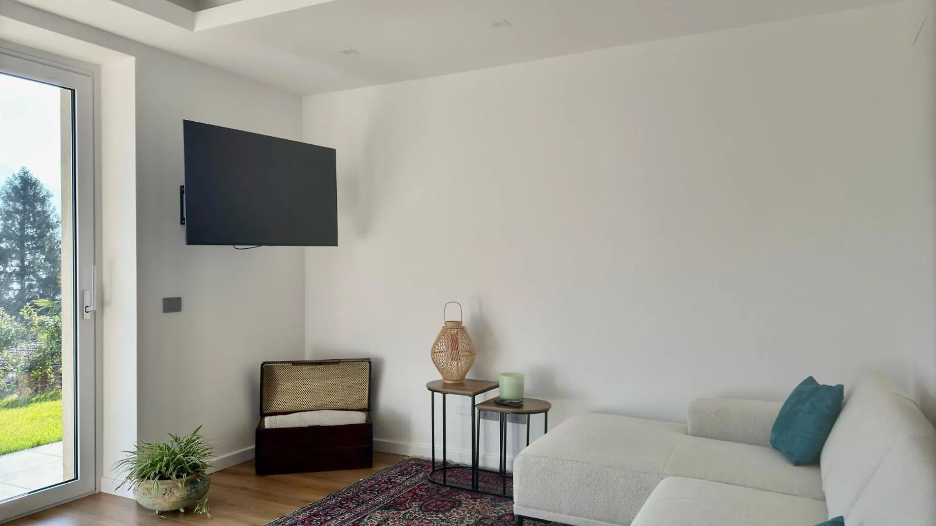 Elda Apartment With Garden And Lake View Onno Италия